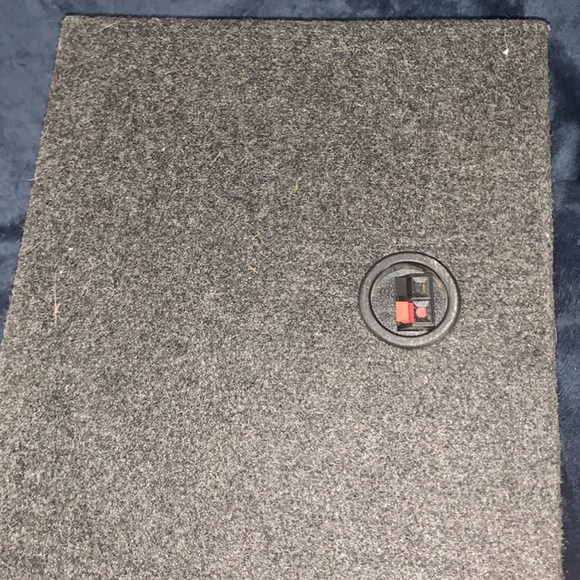 10&12 inch sub woofers w/ box, and a 400 watt Amp - Picture 6 of 6